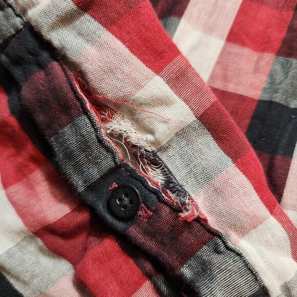 DKNY Classic Fit Button Shirt Medium Long Sleeve Checkered Striped Lightweight - Picture 3 of 11